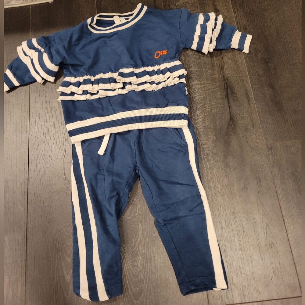 Oii girls tracksuit 1.5 - 2 yrs.